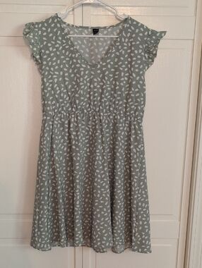 SHEIN Sage Green V‑Neck Dot Print Ruffle Sleeve Dress